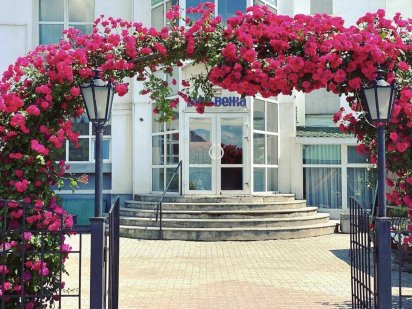 Продам 2-пов.нежитлову будівлю S=773кв.м. на Таращанському м-ві. Біла Церква