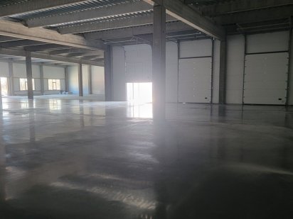 Магазин / склад 1600м2 біля фасаду Окружної м. Бровари Бровары