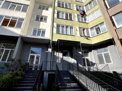 Терміново. Комерція на 1 поверсі 125м2 в Пасічній в обжитій новобудові Івано-Франківськ