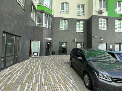 Терміново, Продам 45м2 біля Бокс Маркету Фасад Ирпень