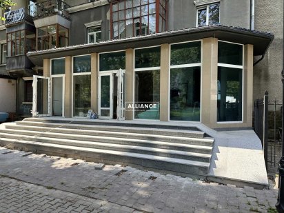 Приміщення з новим сучасним ремонтом в центрі Ивано-Франковск