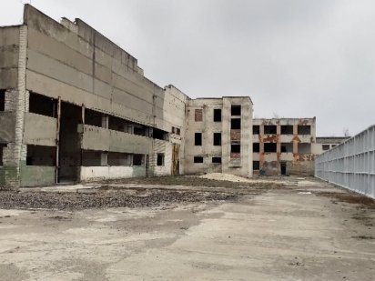 Продаж території з приміщеннями /земельна ділянка 8 гектарів Кременчуг