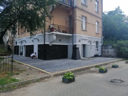 .  Приміщення поруч з магазином Фуршет Івано-Франківськ