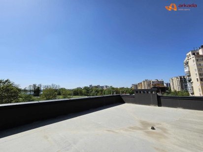 Комерційне приміщення з видом на озеро 129м2 Івано-Франківськ