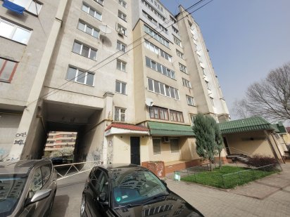 Продаж офісу з окрема сходова. Івано-Франківськ