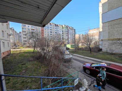 Фасадне приміщення на Каскаді в спальному районі Ивано-Франковск