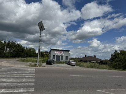 Магазин над дорогою Ровно