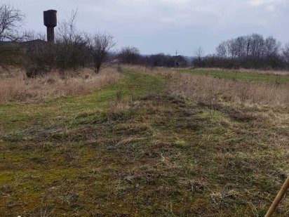 Ферма 4,75 Га у власности 400 кВт свердловина водонапірна башта паркан Черновцы