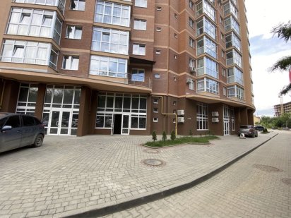 Продається комерційне приміщення,вул Рівненська, район ТРЦ Черновцы