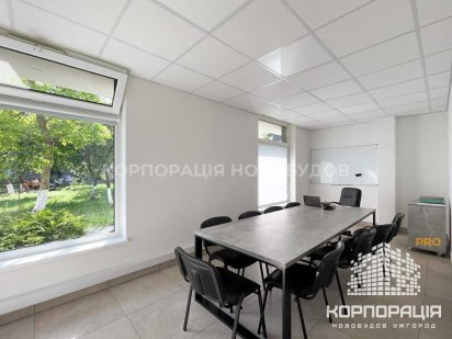 Продаж офісу (приміщення) з ремонтом, можливо під орендний бізнес Ужгород