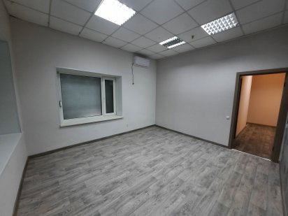 Продаж комерцiйного примiщення на 1-ому поверсi, центр. Митниця Черкаси