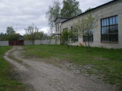 Нежитлові приміщення 2450 кв.м. 1,38 га (Будівлі та земля у власності) Чернигов