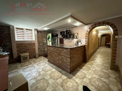 Продаж комерційного приміщення напроти парку Шевченка вул. Федьковича Черновцы