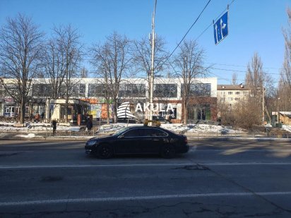 Фасад, вул. Солом'янська 33, 712 кв. м, 800 000$ ТОРГ Київ