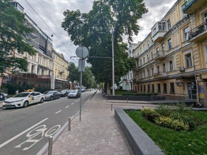 Фасад  Леонтовича 2 Хмельницкого 29 Можно под магазин, ресторан, банк. Київ