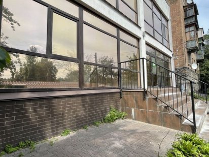 Продаж двох офісних фасадних приміщень на Сирецькій. Київ Киев