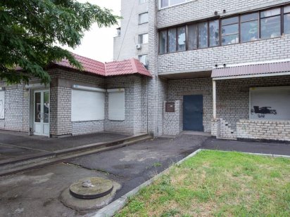 Приміщення по вул. В.Лобановського під офіс, торгівлю.