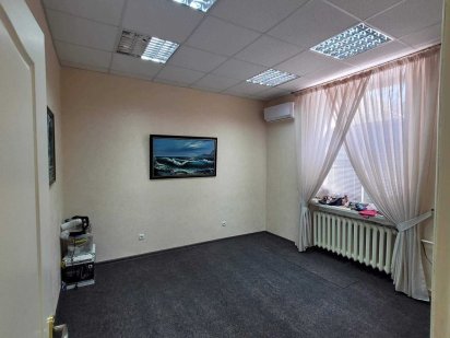 Затишне приміщення 40 кв.м., р-н ЗНУ.