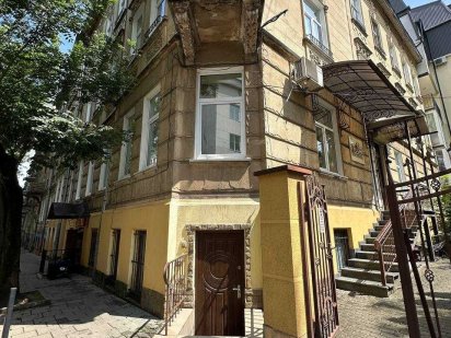 Продаж нежитлового приміщення по вул.Єфремова Львів