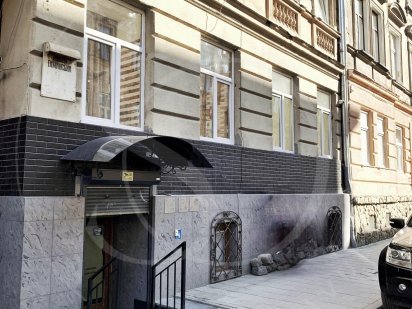 Продаю комерційне приміщення в центрі. Львів