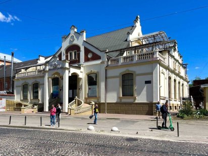 Продаж будівлі у центрі Львова, на вул. Джерельна, 18