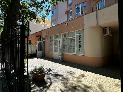 Фасадне приміщення на Макаренко зі своім входом. ЖК Фонтан. 