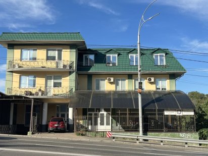 БЕЗ%Фасадна будівля на пр.Лобановського 99 Солом'янка 1061м2+5соток Київ