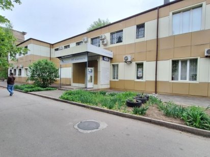 Продаж офісної будівлі на пр. Металургів - 700 кв.м.