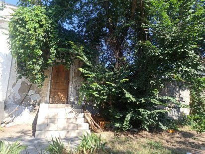 Помещение с участком Центр(5 углов) Миколаїв