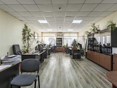 Продаж комерційної будівлі 2000м2, вул. Академіка Туполєва, Святошино Київ