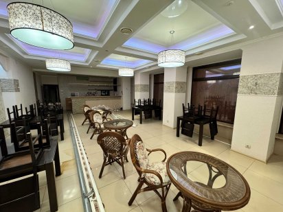 Космонавтів приміщення ресторану 138 кв.м. фасад ремонт  127 тис.у.о. Миколаїв