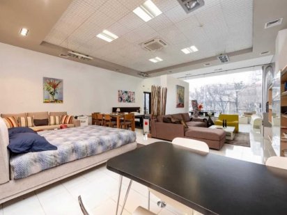 Фасад на вул. Жилянську.  ЖК "Дипломат Хол". Магазин. Евроремонт Киев