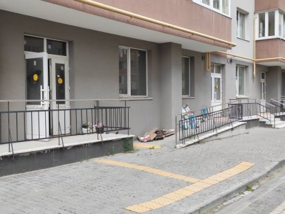 Приміщення 132.9 М2 з фасадним входом Угорська Львів