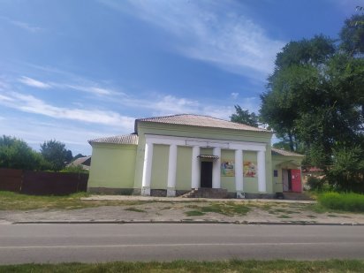 Здание 350 м кв с магазином Дніпро