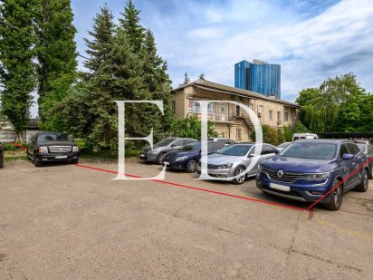 Автономна будівля в центрі Києва під офіси, 1234м2, Вокзальна, БЕЗ % Киев