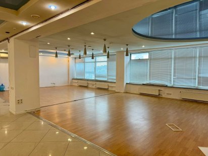 Здається в оренду богато примищень вильного призначення , м.Гагаріна ! Харьков