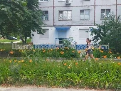 Продам салон біля ТРЦ Україна з орендарями Харьков