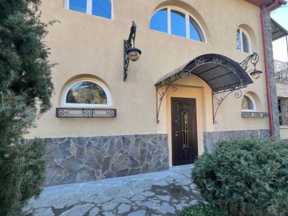 Комерційее приміщення в центрі міста під магащин одягу Берегове