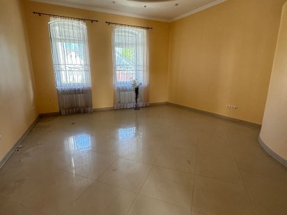 Оренда будівлі 200 кв.м. під комерційну діяльність Виноградов