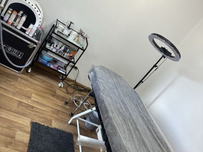 Здам кабінет на півмісяця для косметолога/майстра перман. макіжу/тощо Вышгород