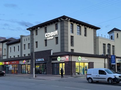 ОРЕНДА в центрі м.Дубно -« СОФІЯ ПЛАЗА» торговий центр. 50-750м2