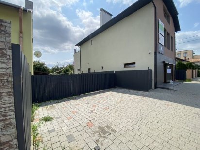 Офіс, кабінет 20кв.м + ділянка Дрогобыч