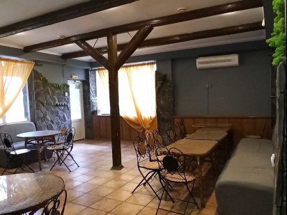 Здається приміщення кафе. Кам'янець-Подільський