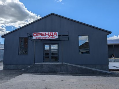 Склад-магазин в центральній частині міста Лубны