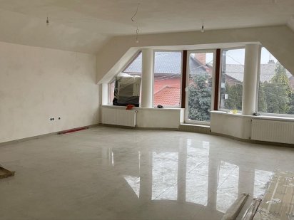 270 кВ. в центрі (Центральний ринок та Поліклініка)