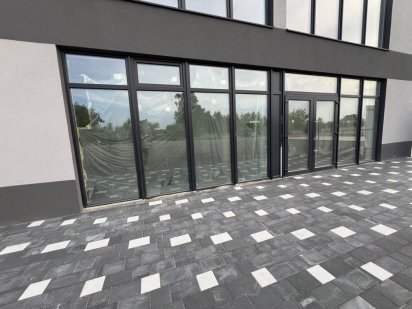 Здається в оренду приміщення перший  поверх Нововолынск