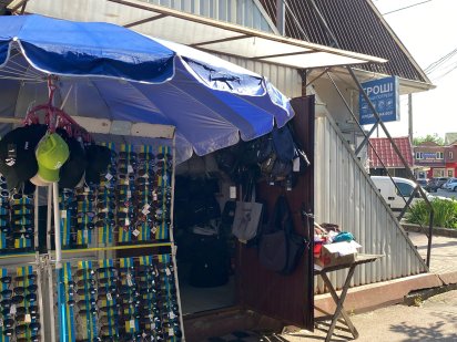 Оренда приміщення під сходами, прохідне місце Обухов