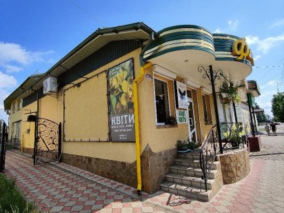 Оренда приміщення для офісу чи торгівлі в центрі Сарн Сарни