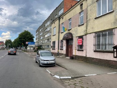 Оренда/продаж комерційного приміщення 207 метрів 1-ий поверх(ВЛАСНИК)) Стрый