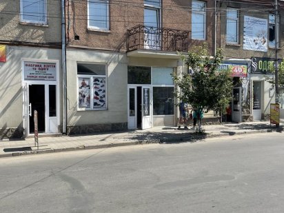 Продажа  магазинів з діючими орендарями Хуст